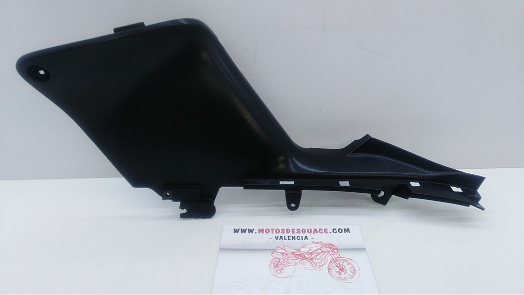 REF. 5GJ282190000 TAPA CENTRAL LATERAL IZQUIERDA (2) YAMAHA T-MAX 500 '04/'07 I.E.