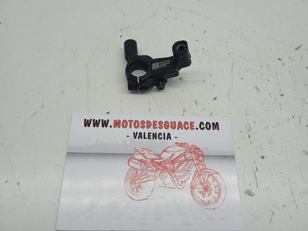 SOPORTE DE LA MANETA DE EMBRAGUE (1) SEGUN FOTOGRAFIAS KTM 890 SMT \'23 0