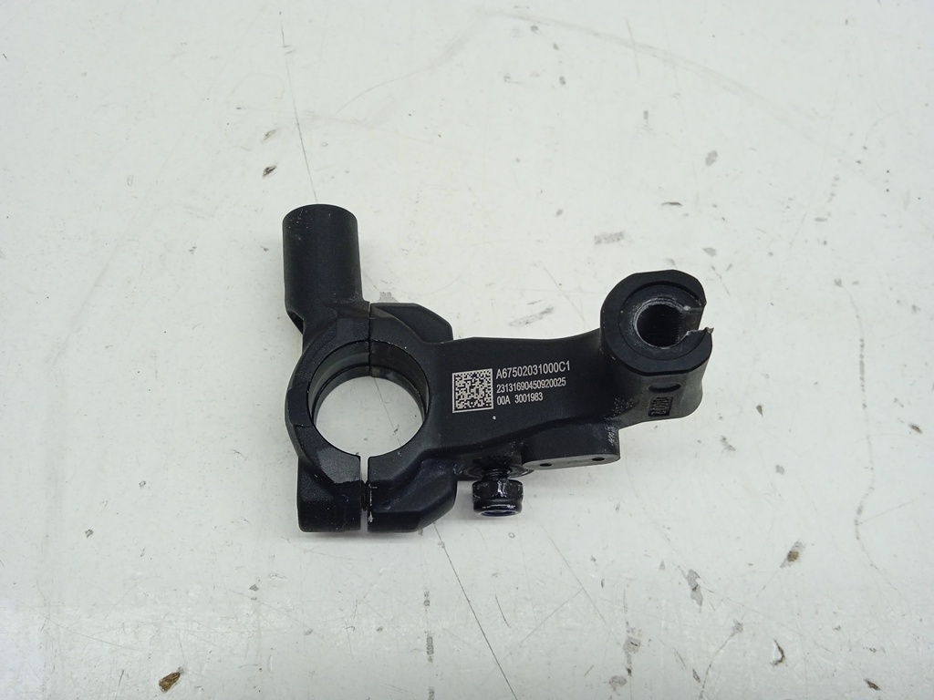 SOPORTE DE LA MANETA DE EMBRAGUE (1) SEGUN FOTOGRAFIAS KTM 890 SMT \'23 1