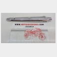 REF. 77340-MEG-900 AGARRADERA IZQUIERDA / EMBELLECEDOR DEL GUARDABARROS TRASERO HONDA VT 750 SHADOW '04