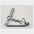 SOPORTE DEL POSAPIE TRASERO IZQUIERDO (1) HONDA CBR 600 F4 I.E. '01/'06 (PC35) 1